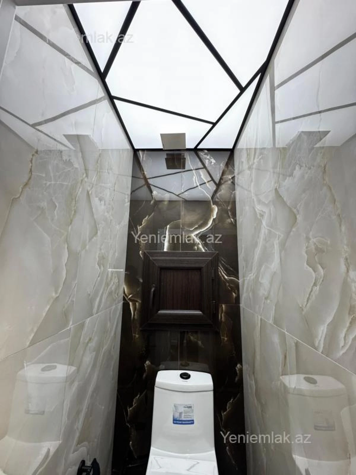 Satılır 2 otaqlı köhnə tikili 65 m²