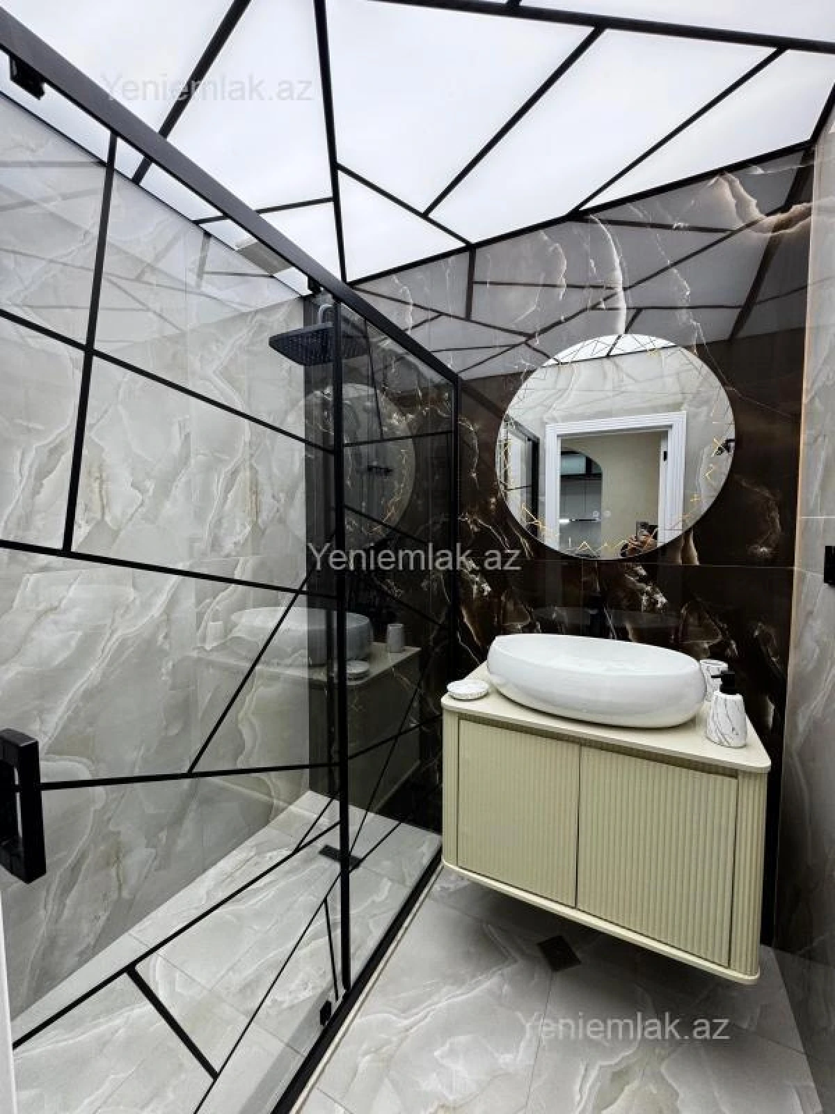 Satılır 2 otaqlı köhnə tikili 65 m²