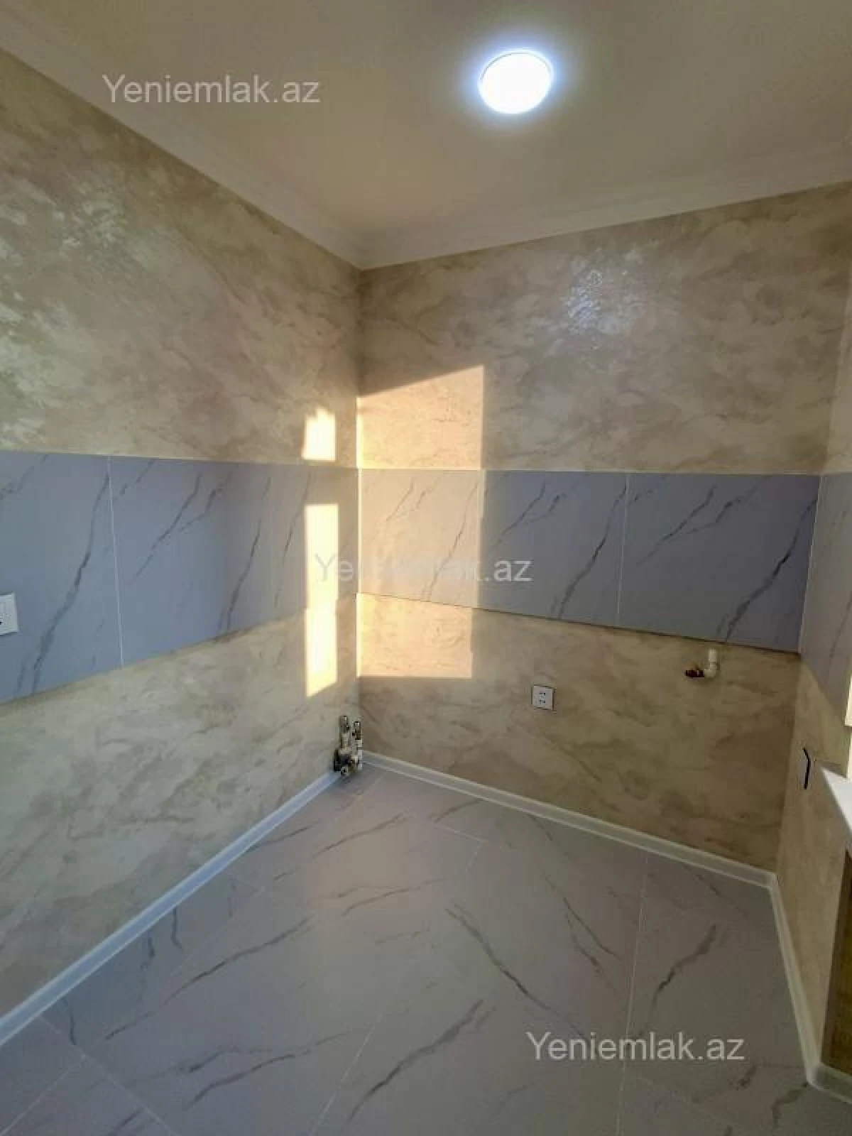 Satılır 2 otaqlı köhnə tikili 55 m²