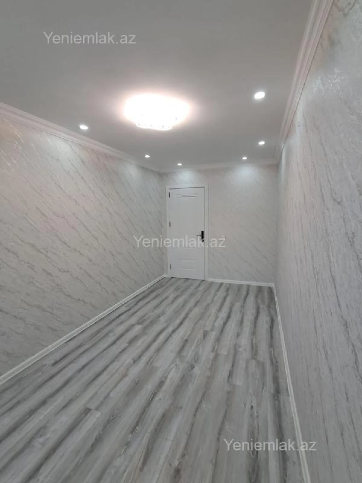 Satılır 2 otaqlı köhnə tikili 55 m²