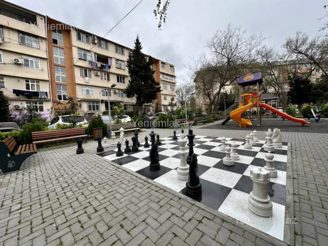 Satılır 2 otaqlı köhnə tikili 55 m²