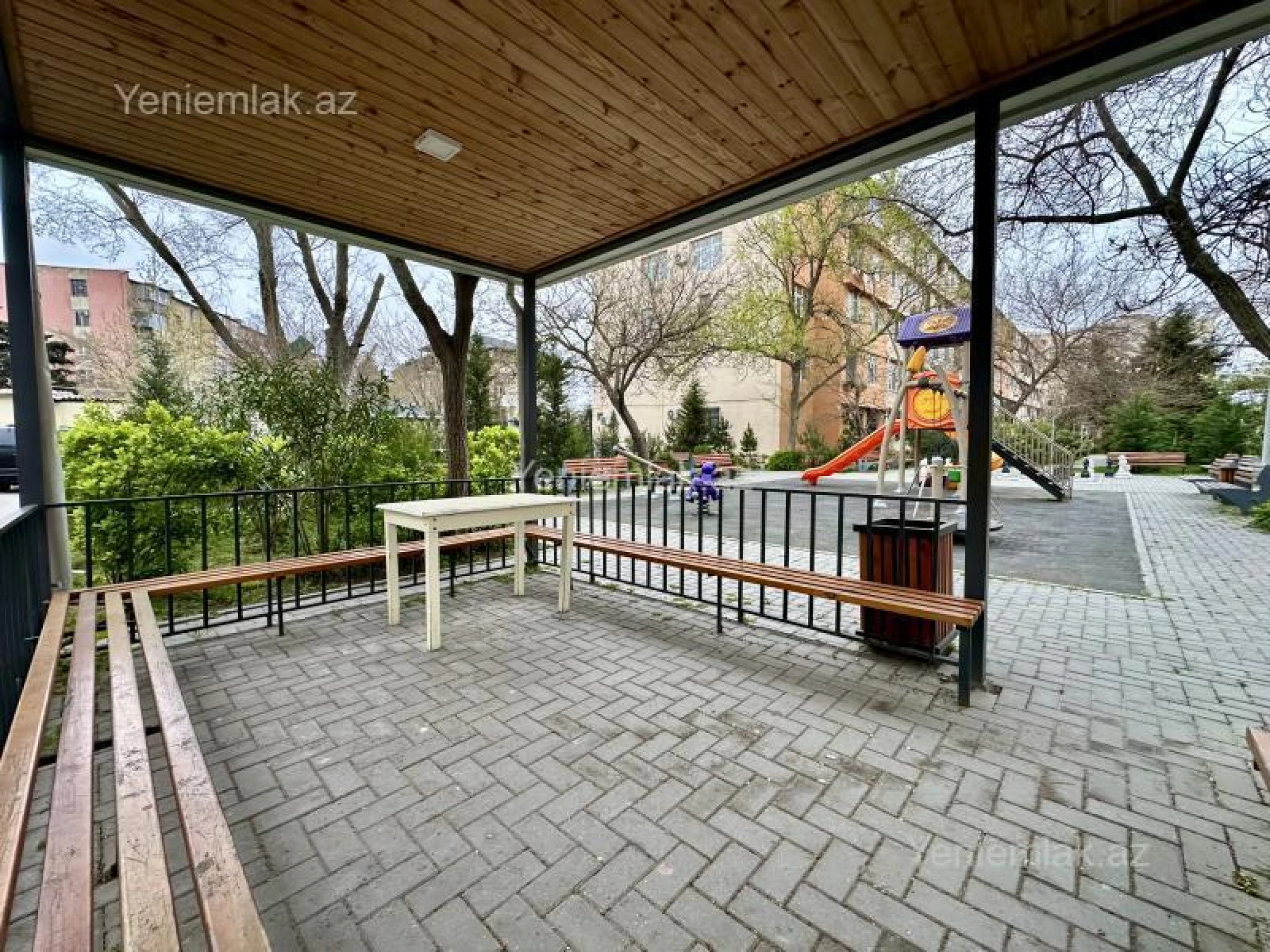 Satılır 2 otaqlı köhnə tikili 55 m²