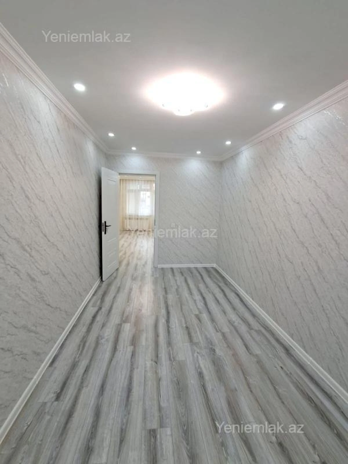 Satılır 2 otaqlı köhnə tikili 55 m²