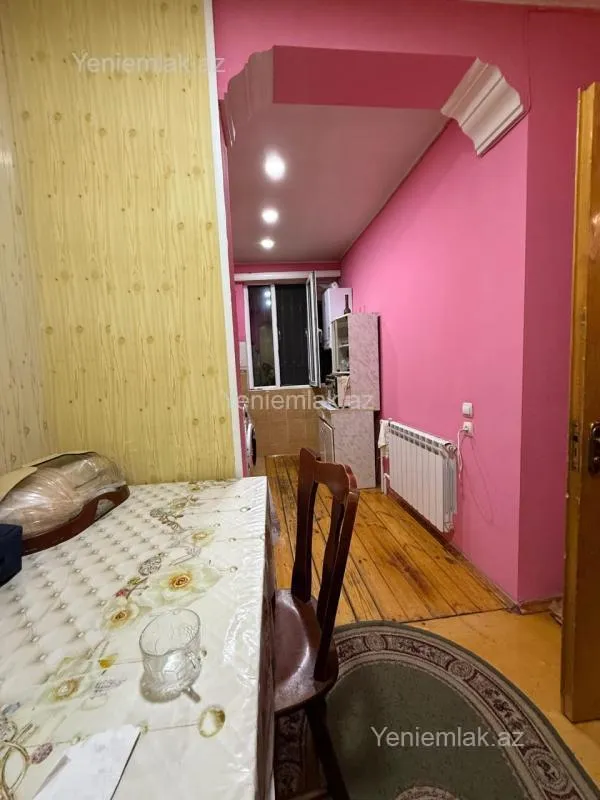 Satılır 3 otaqlı köhnə tikili 55 m²