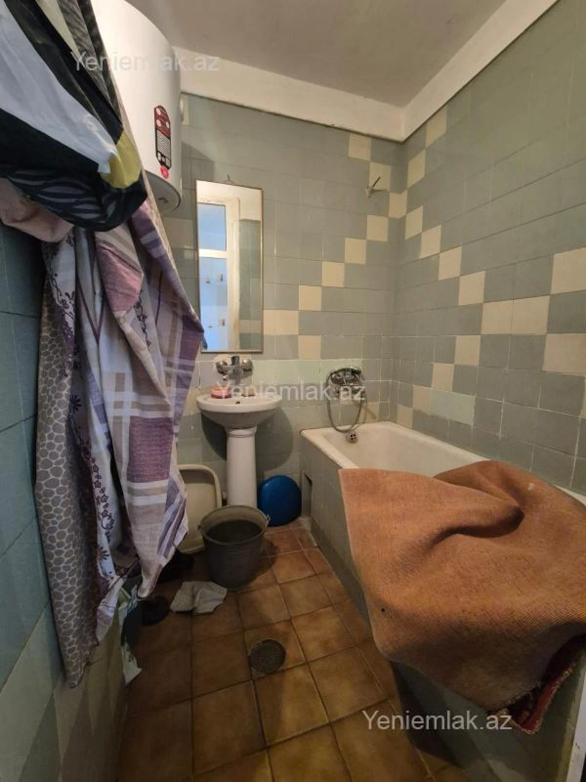 Satılır 3 otaqlı köhnə tikili 85 m²