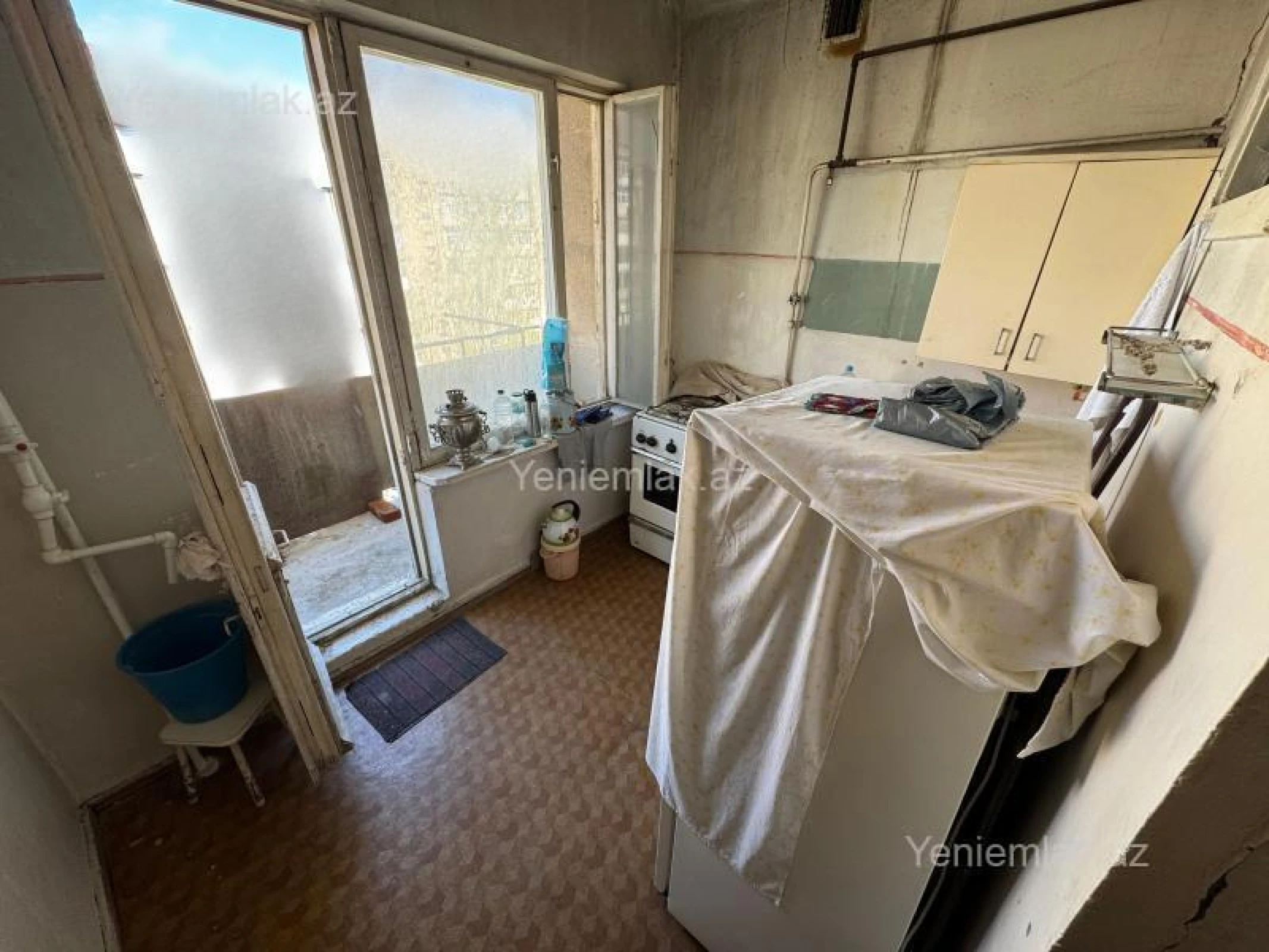 Satılır 2 otaqlı köhnə tikili 70 m²