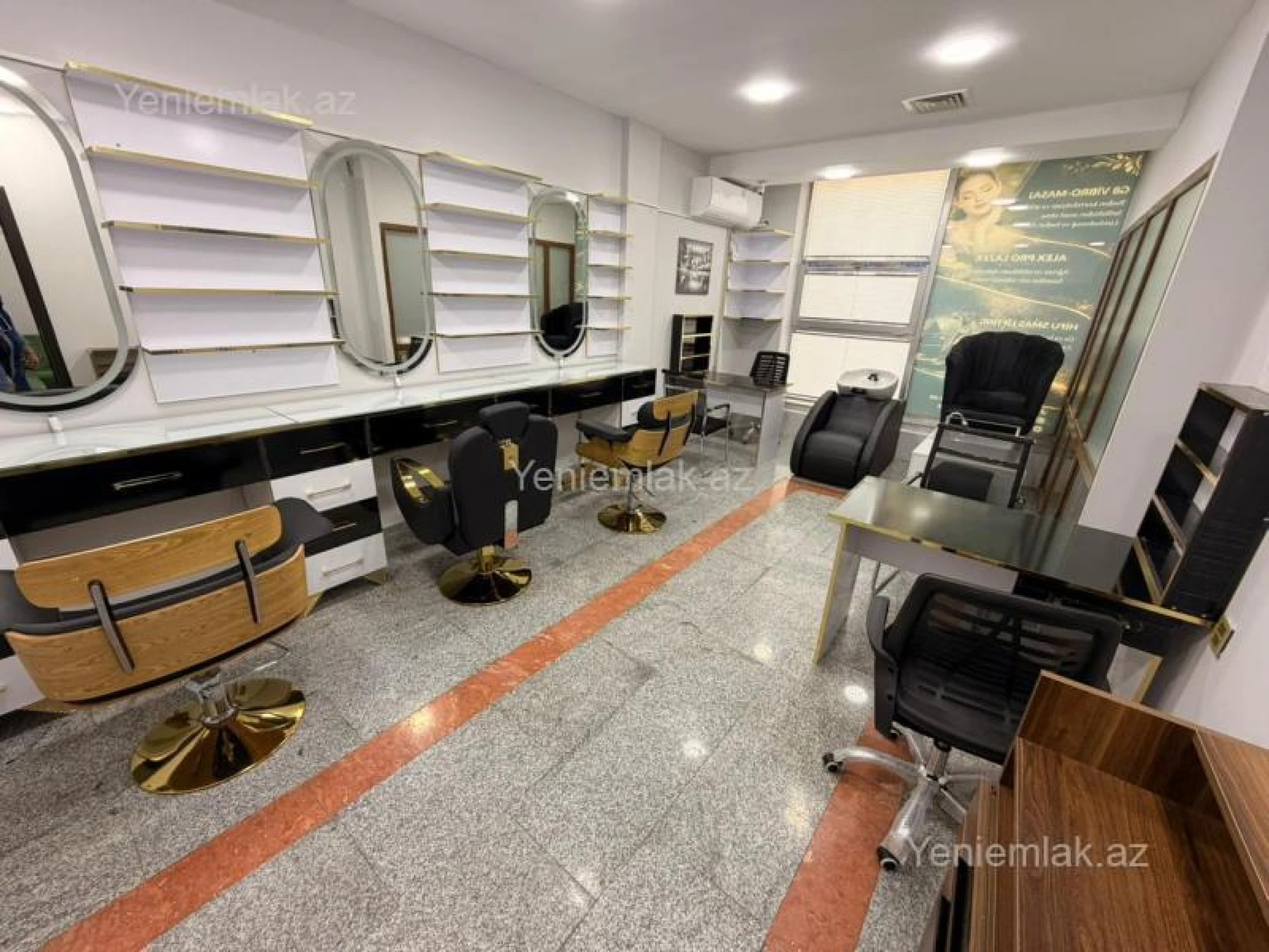 Satılır 4 otaqlı ofis 70 m²