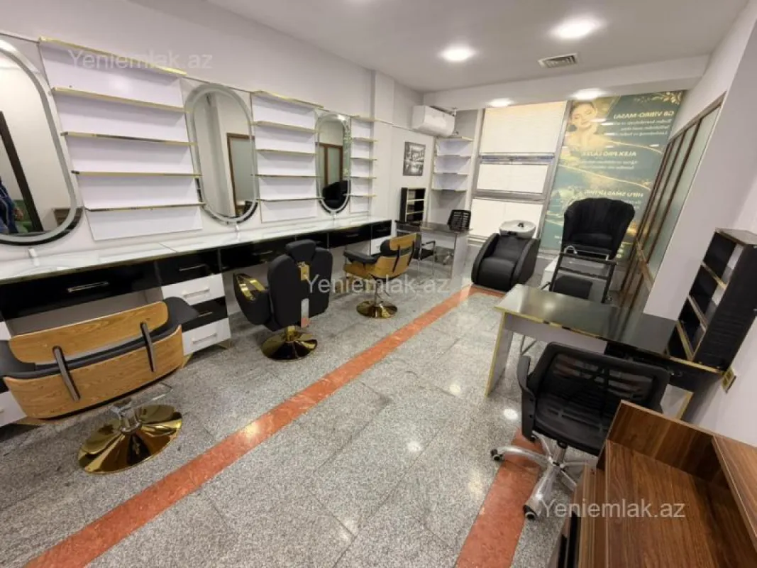 Satılır 4 otaqlı ofis 70 m²
