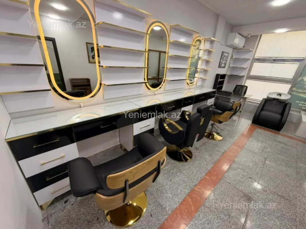 Satılır 4 otaqlı ofis 70 m²