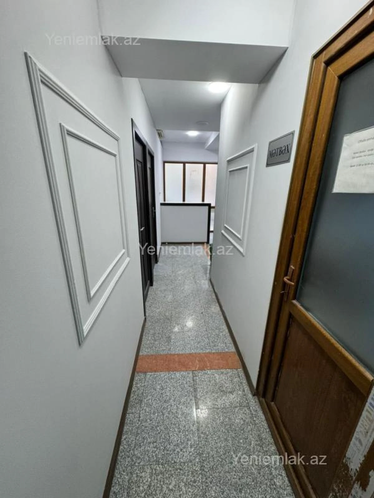 Satılır 4 otaqlı ofis 70 m²