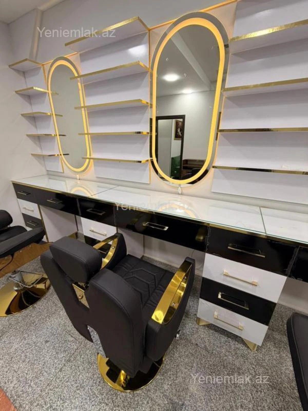 Satılır 4 otaqlı ofis 70 m²