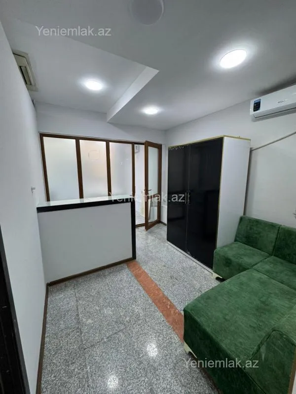 Satılır 4 otaqlı ofis 70 m²