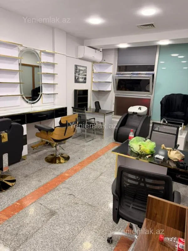Satılır 4 otaqlı ofis 70 m²