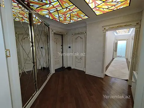Satılır 3 otaqlı yeni tikili 140 m²