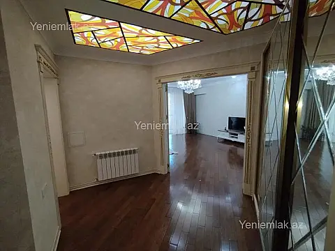 Satılır 3 otaqlı yeni tikili 140 m²