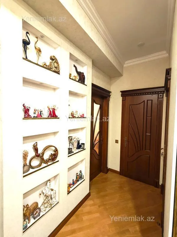 Satılır 3 otaqlı yeni tikili 110 m²