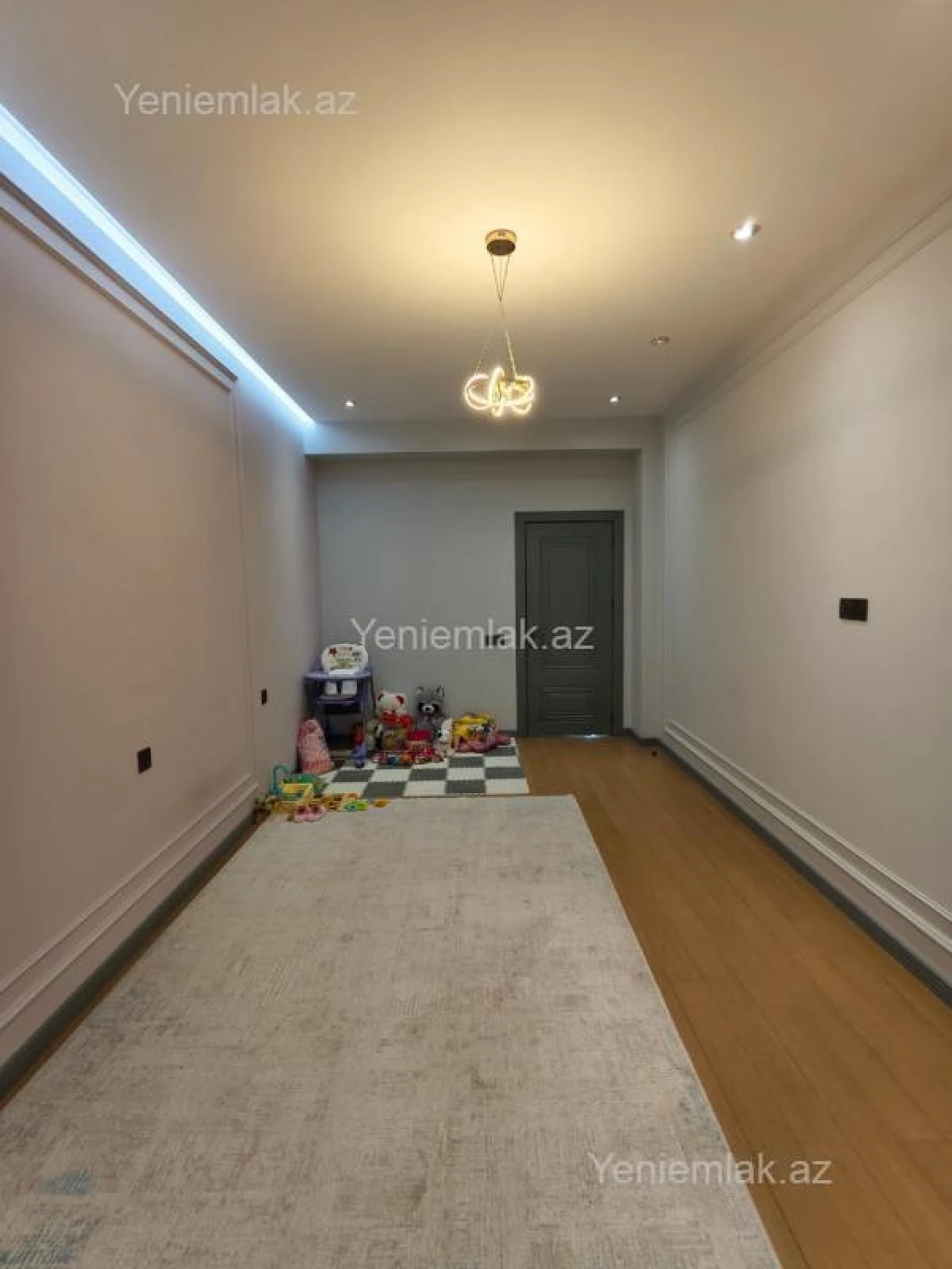 Satılır 3 otaqlı yeni tikili 160 m²