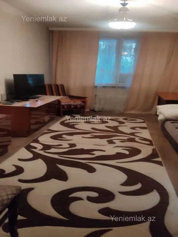 Satılır 3 otaqlı köhnə tikili 90 m²
