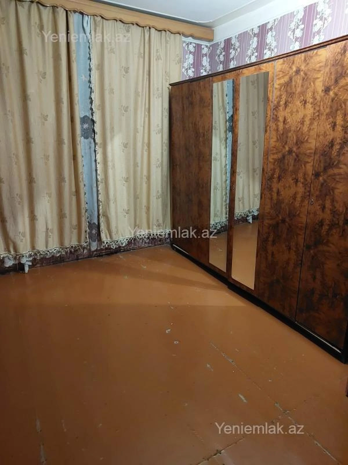 Satılır 2 otaqlı köhnə tikili 56 m²