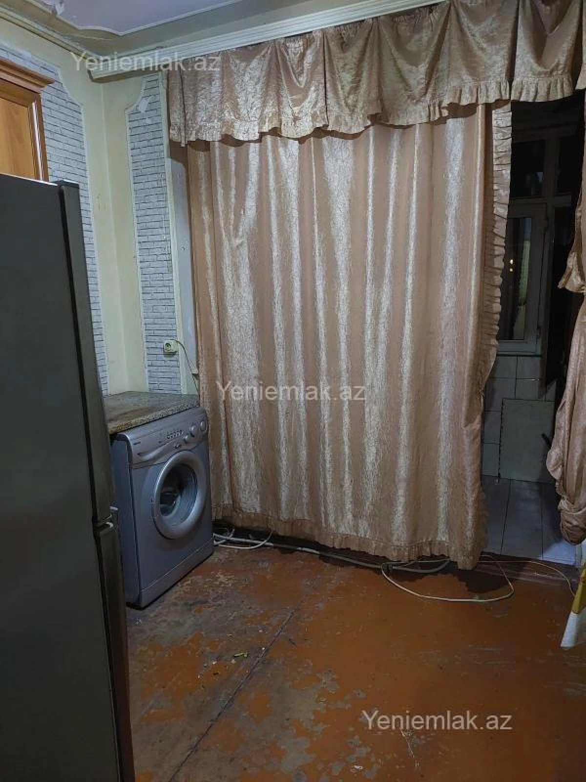 Satılır 2 otaqlı köhnə tikili 56 m²