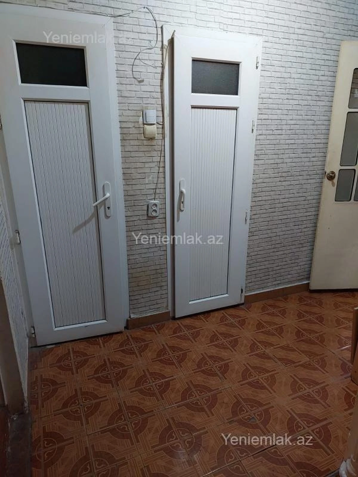 Satılır 2 otaqlı köhnə tikili 56 m²