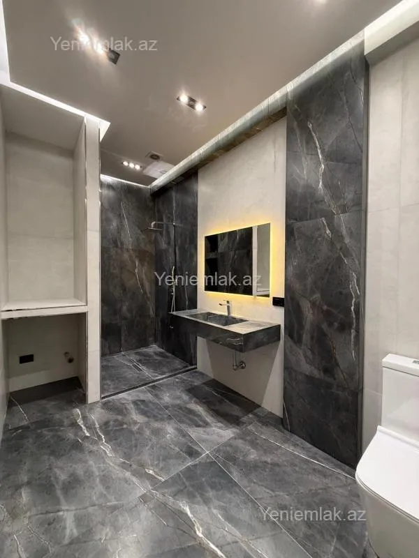 Satılır 3 otaqlı yeni tikili 175 m²