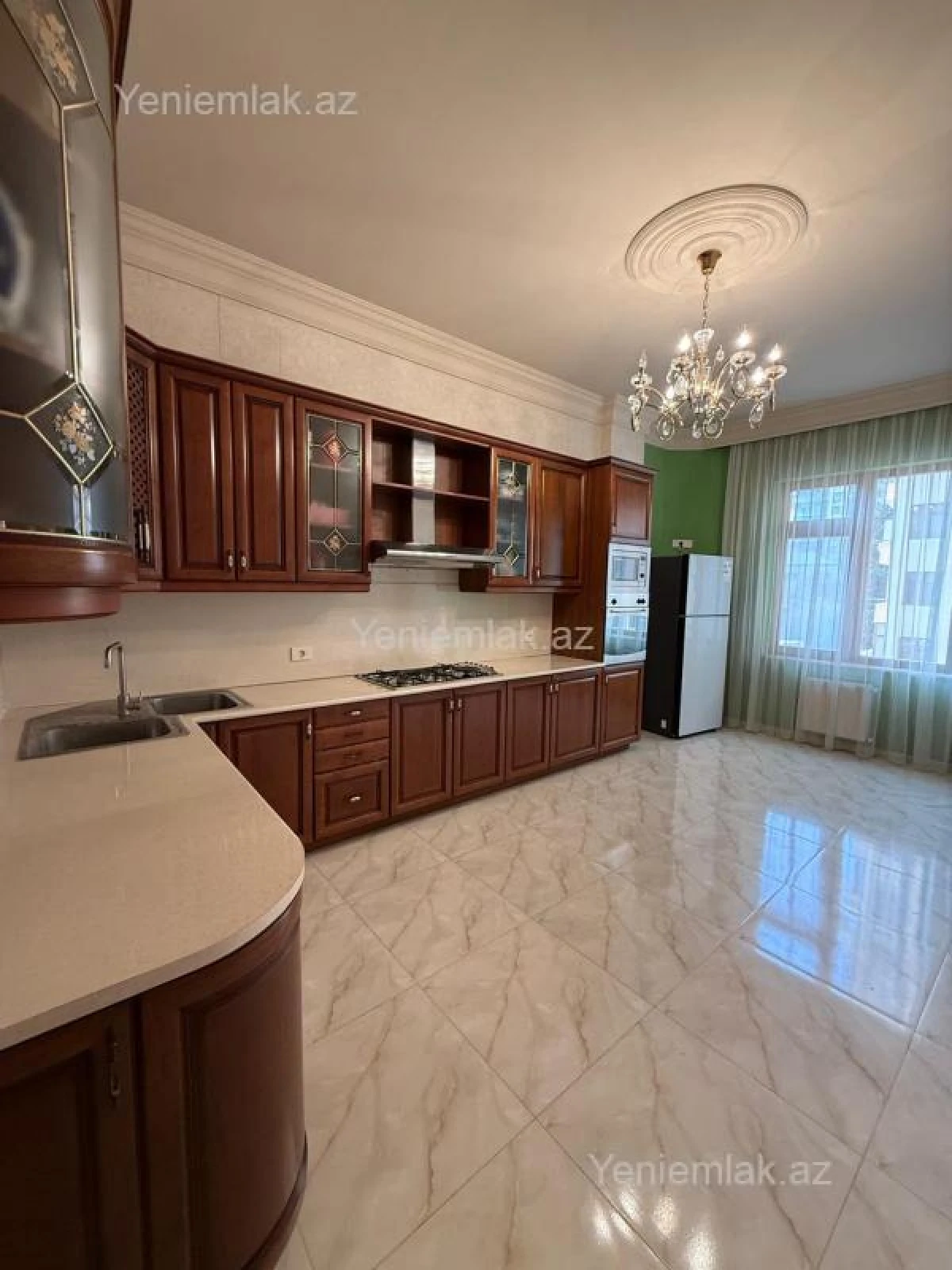 Satılır 3 otaqlı yeni tikili 175 m²