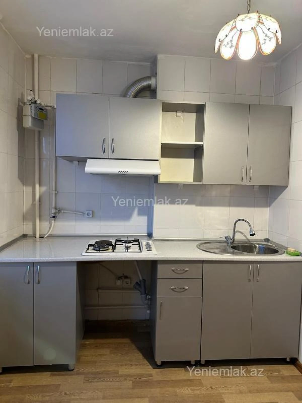 Satılır 1 otaqlı köhnə tikili 44 m²