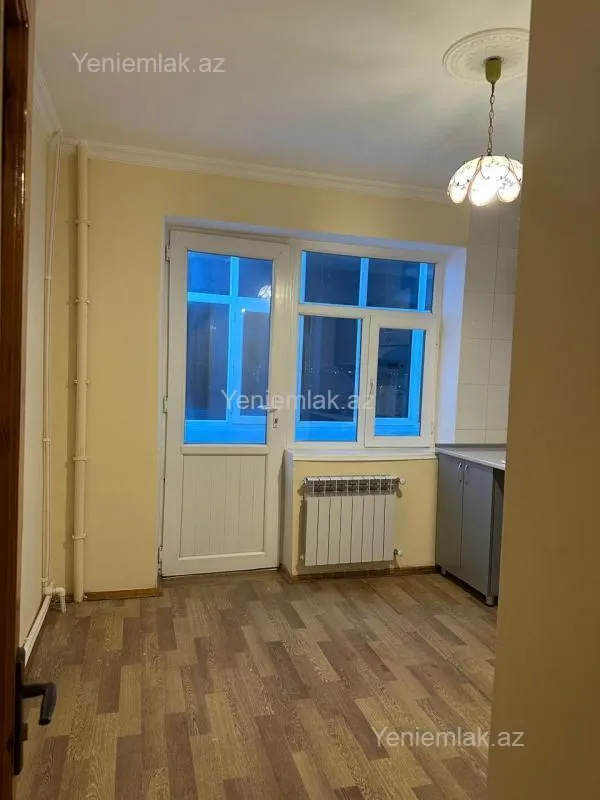 Satılır 1 otaqlı köhnə tikili 44 m²