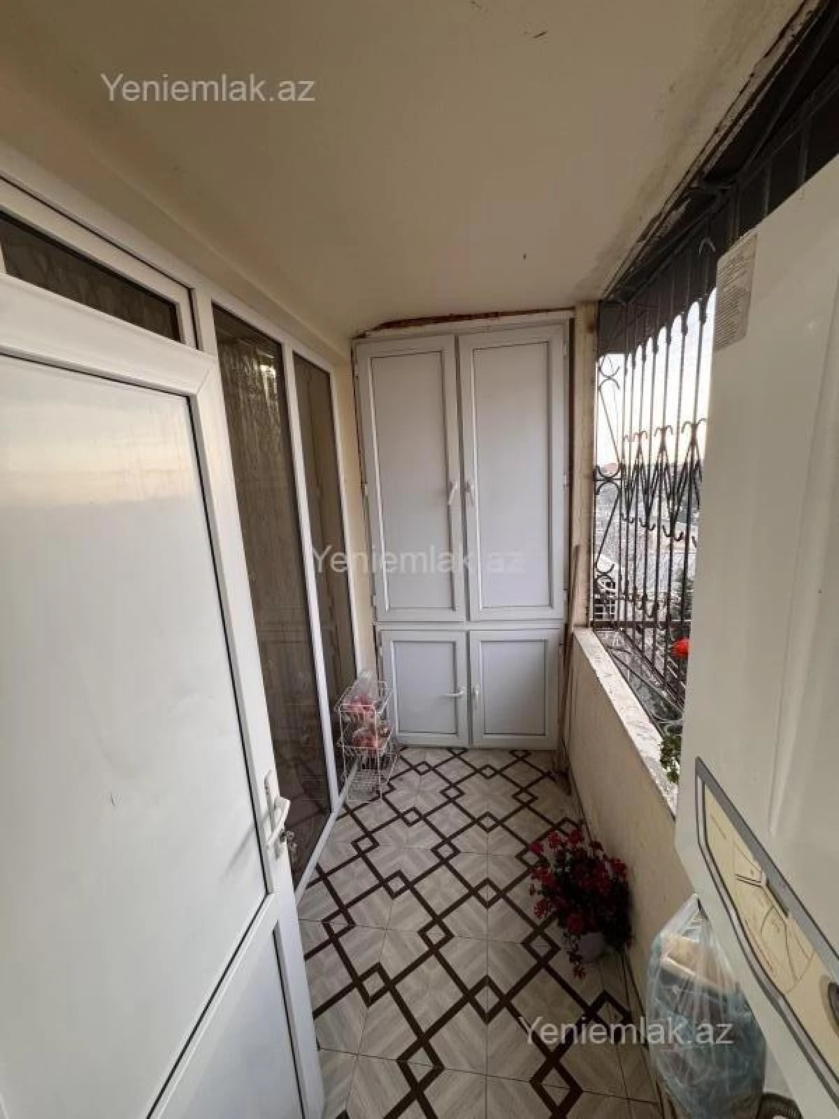 Satılır 3 otaqlı köhnə tikili 100 m²