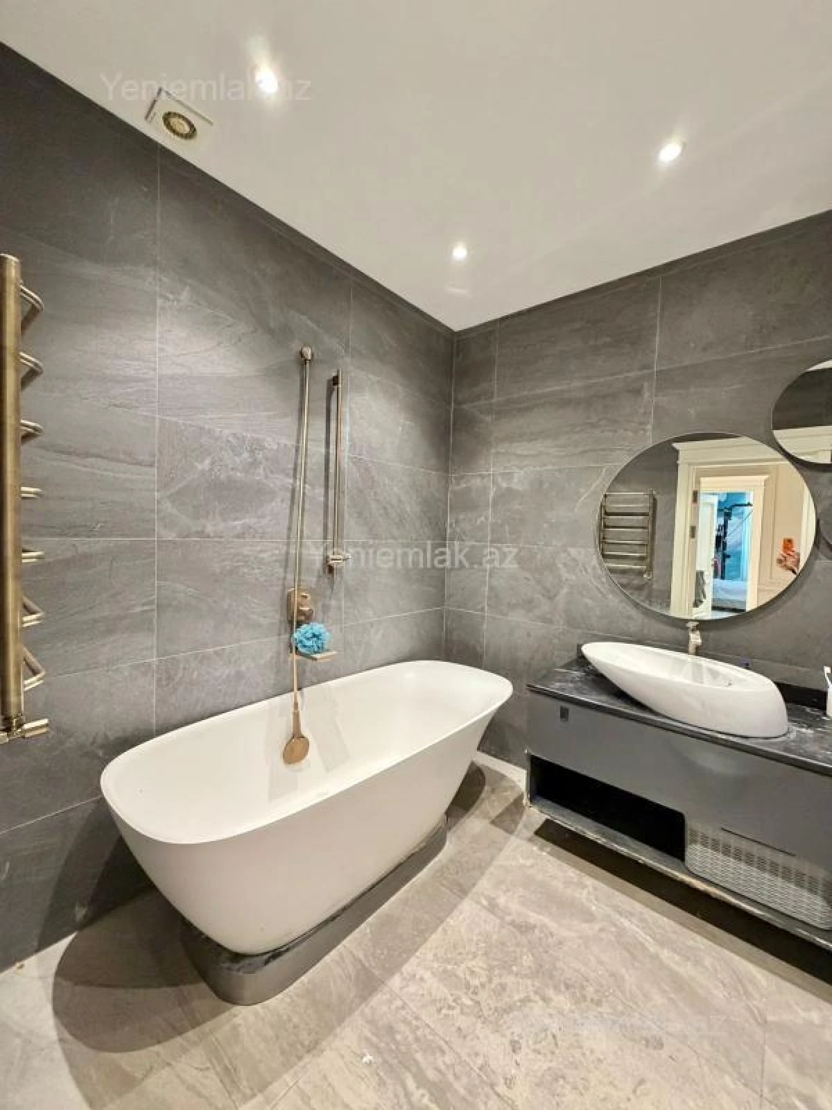 Satılır 3 otaqlı yeni tikili 145 m²