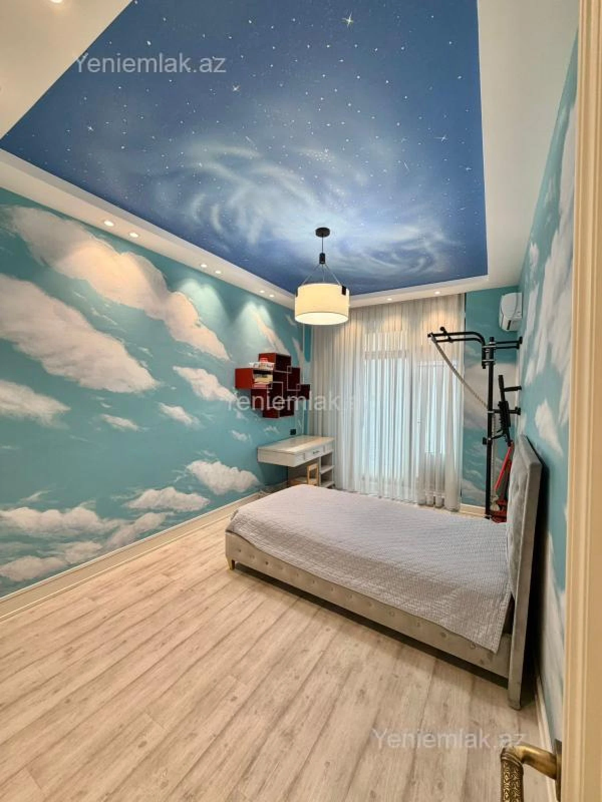 Satılır 3 otaqlı yeni tikili 145 m²