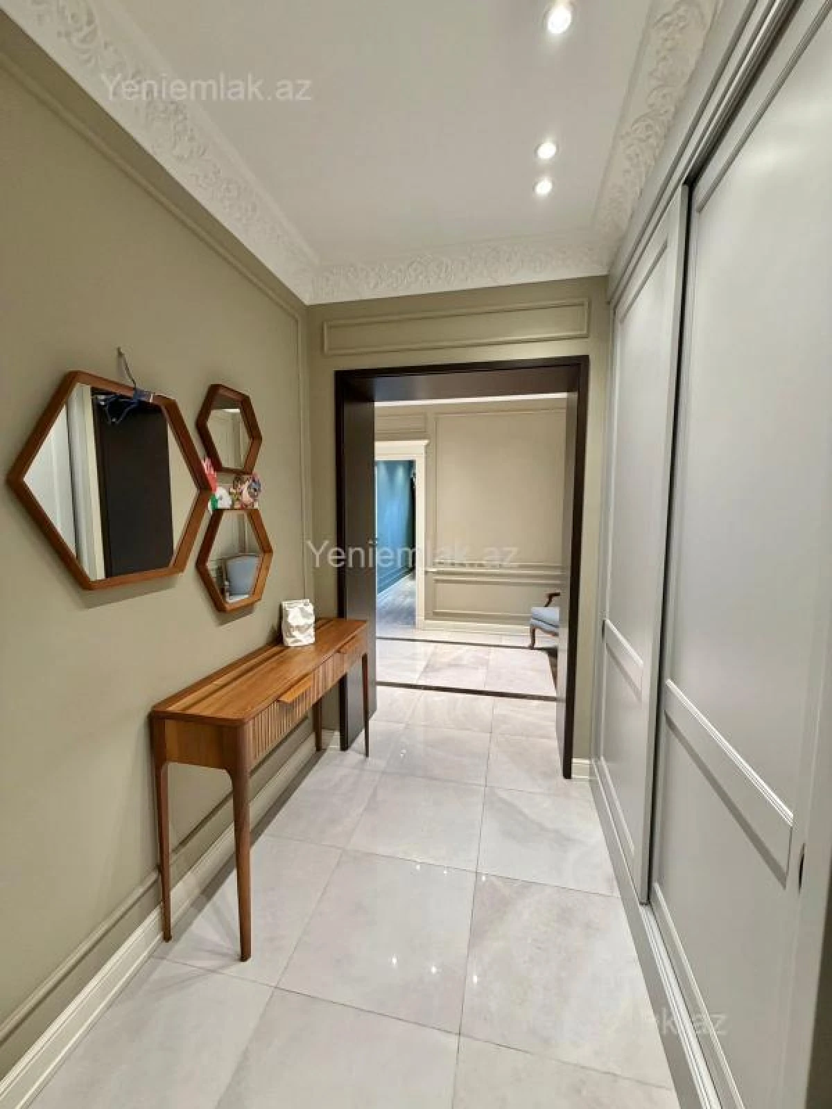 Satılır 3 otaqlı yeni tikili 145 m²