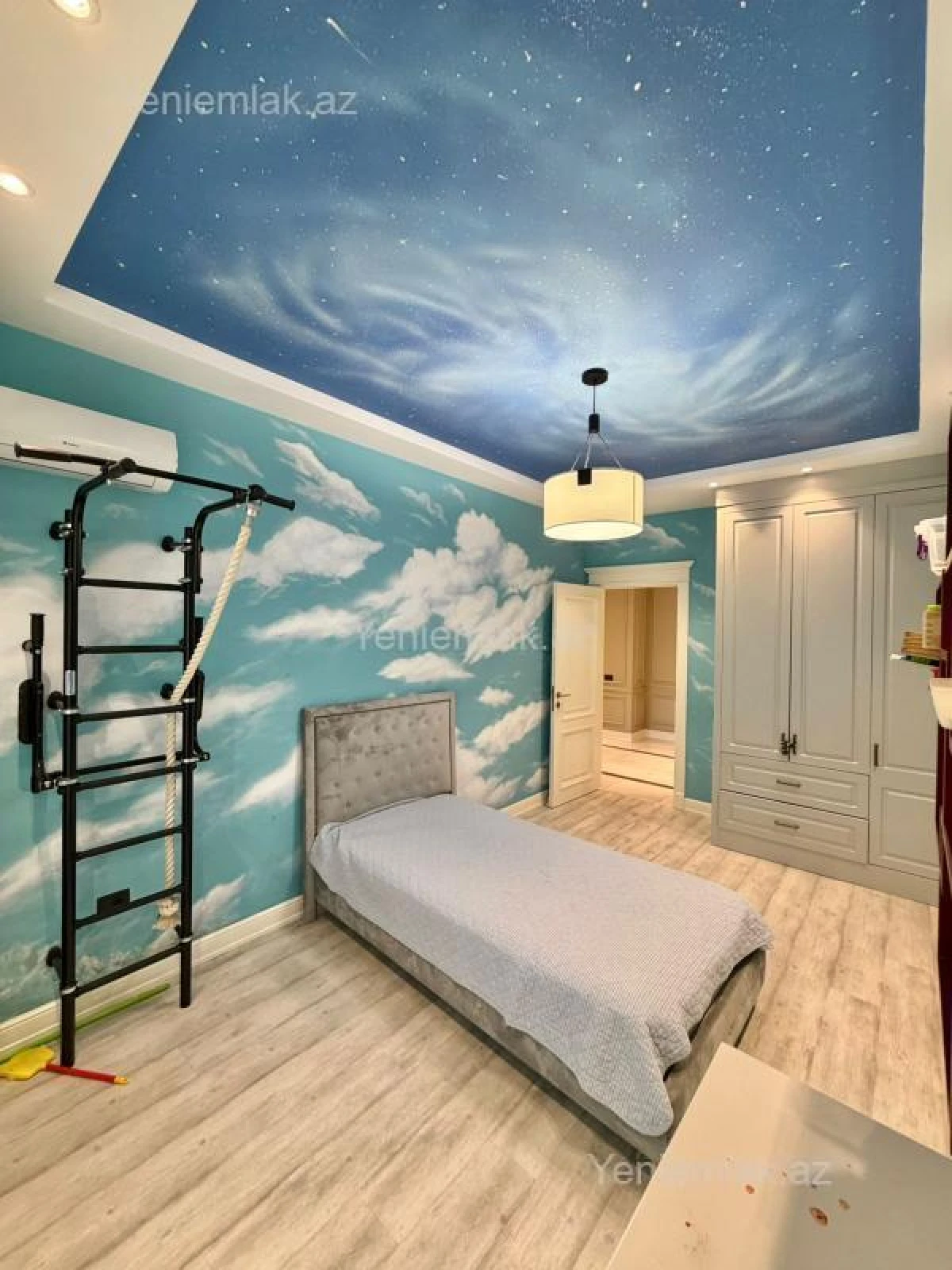 Satılır 3 otaqlı yeni tikili 145 m²