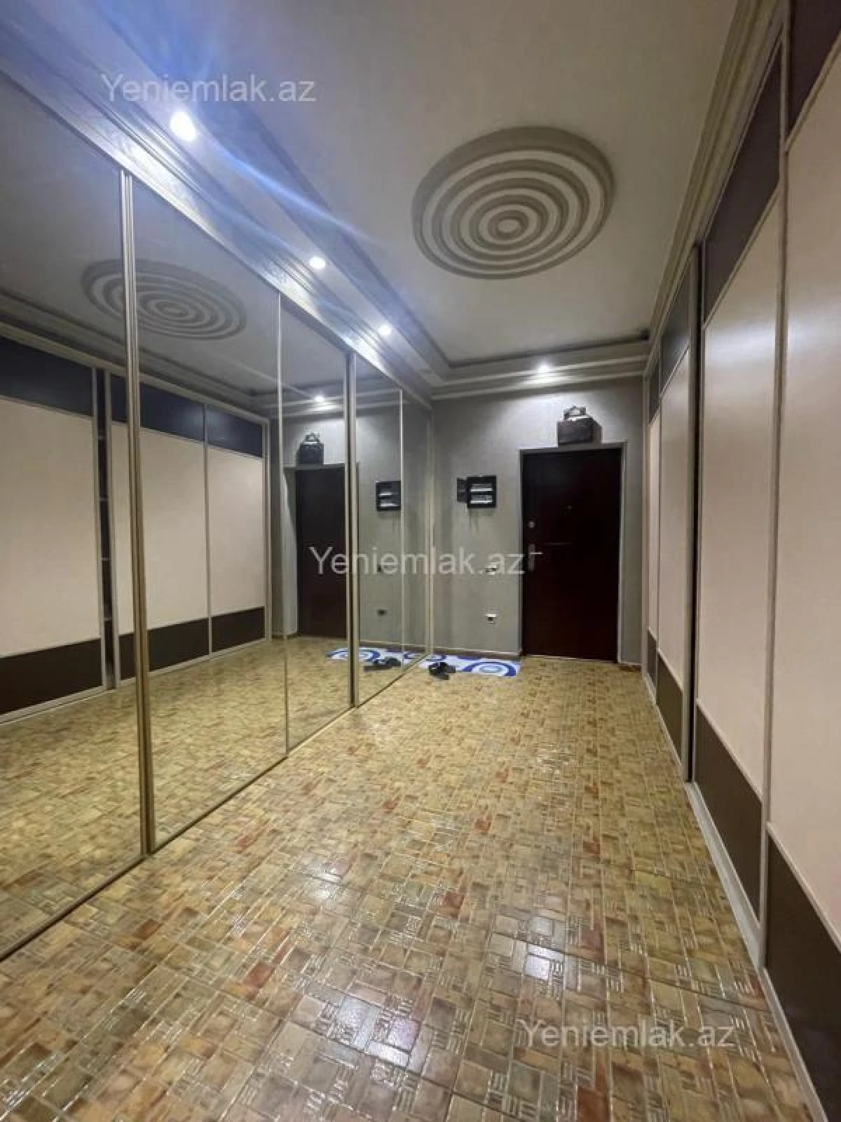 Satılır 5 otaqlı yeni tikili 250 m²