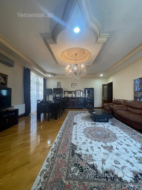 Satılır 5 otaqlı yeni tikili 250 m²