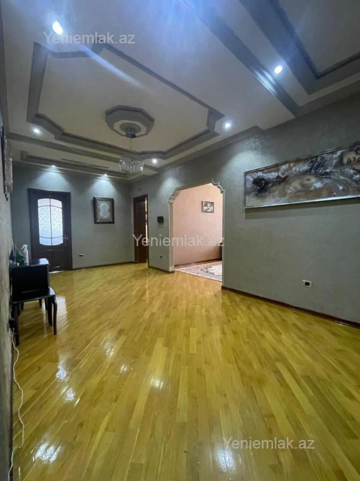 Satılır 5 otaqlı yeni tikili 250 m²