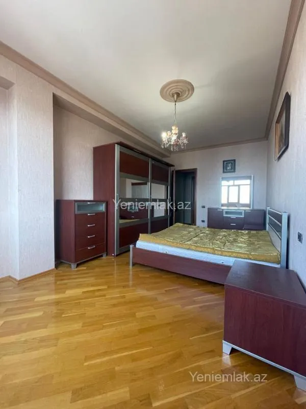 Satılır 5 otaqlı yeni tikili 250 m²