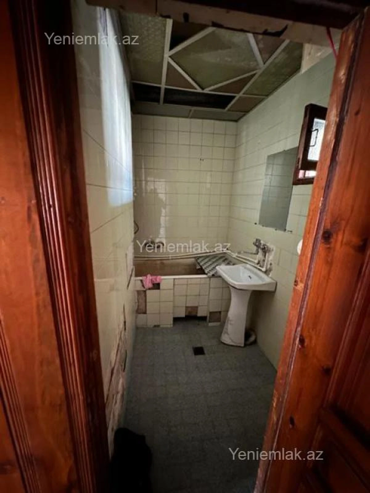 Satılır 3 otaqlı köhnə tikili 90 m²