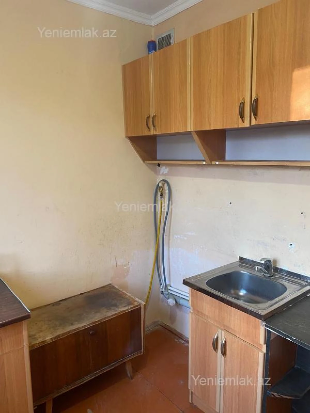 Satılır 1 otaqlı köhnə tikili 31 m²