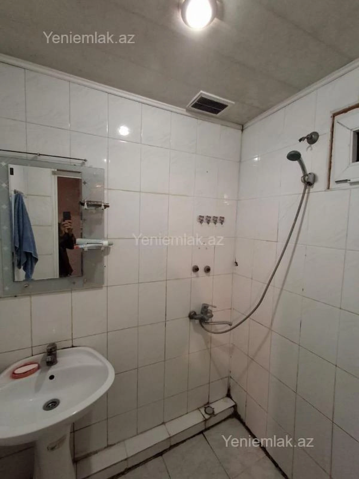 Satılır 2 otaqlı köhnə tikili 56 m²