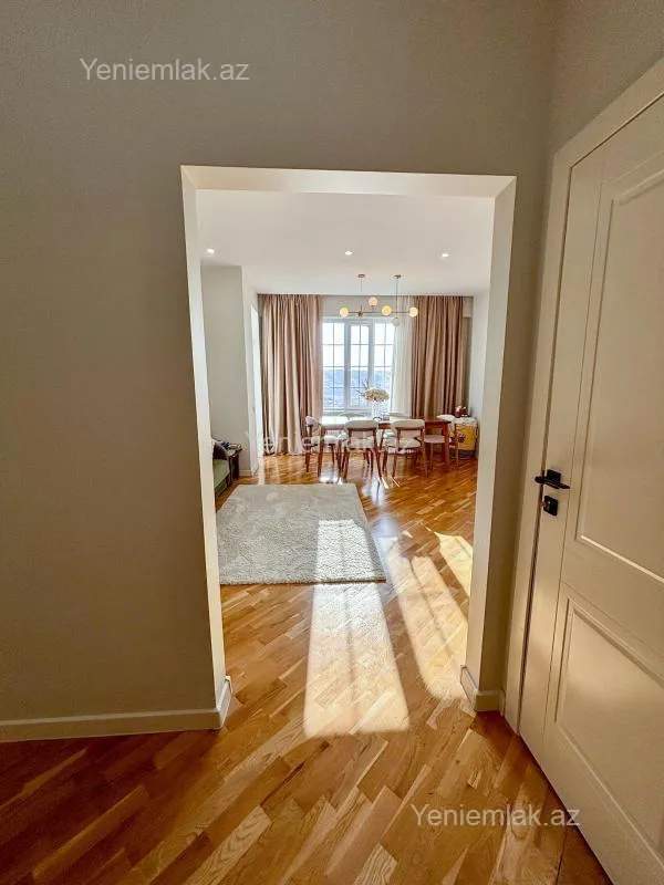 Satılır 2 otaqlı yeni tikili 95 m²