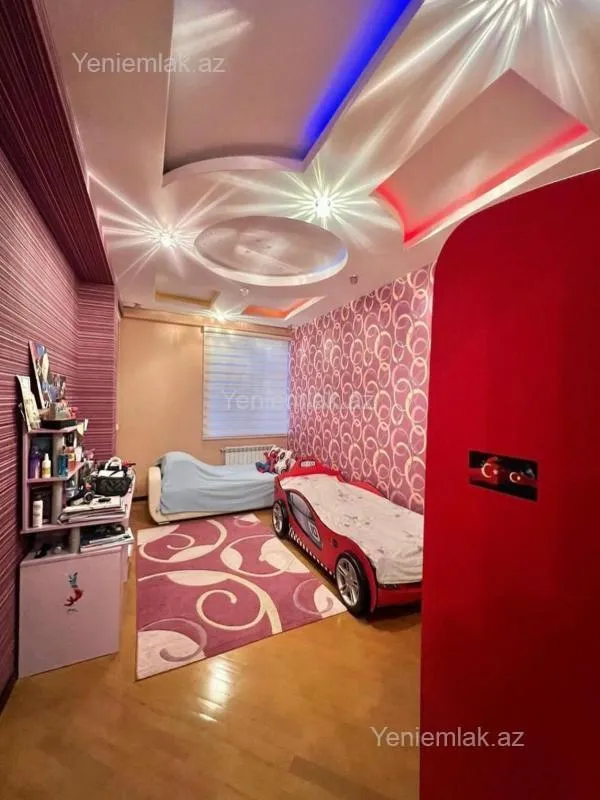 Satılır 3 otaqlı yeni tikili 140 m²