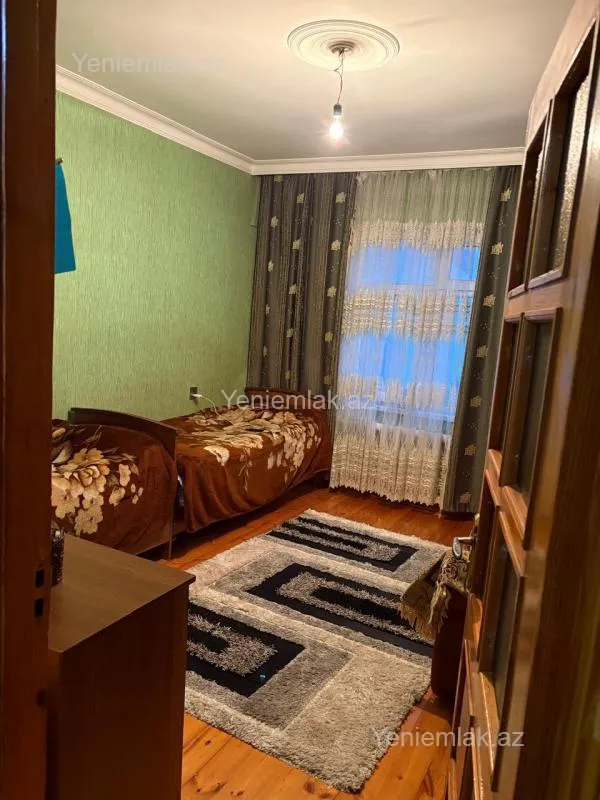 Satılır 2 otaqlı köhnə tikili 55 m²