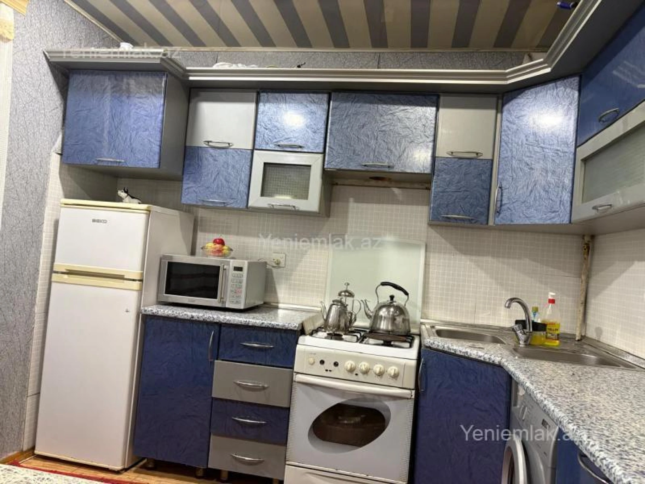 Satılır 2 otaqlı köhnə tikili 55 m²