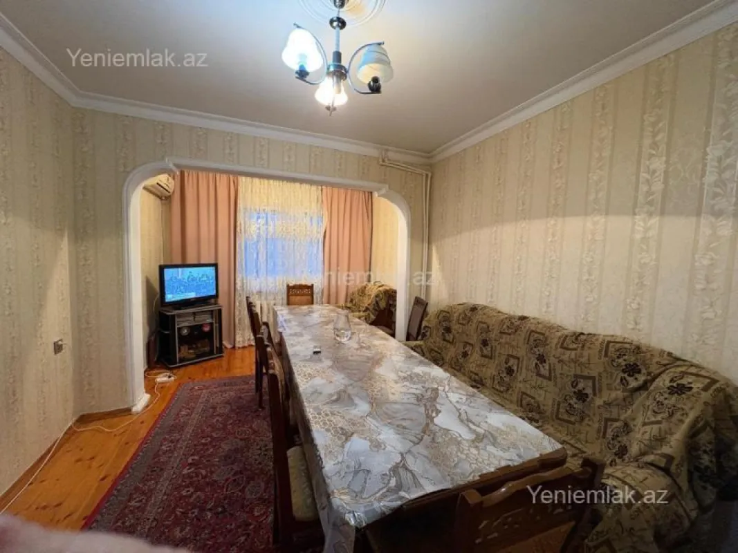 Satılır 2 otaqlı köhnə tikili 55 m²