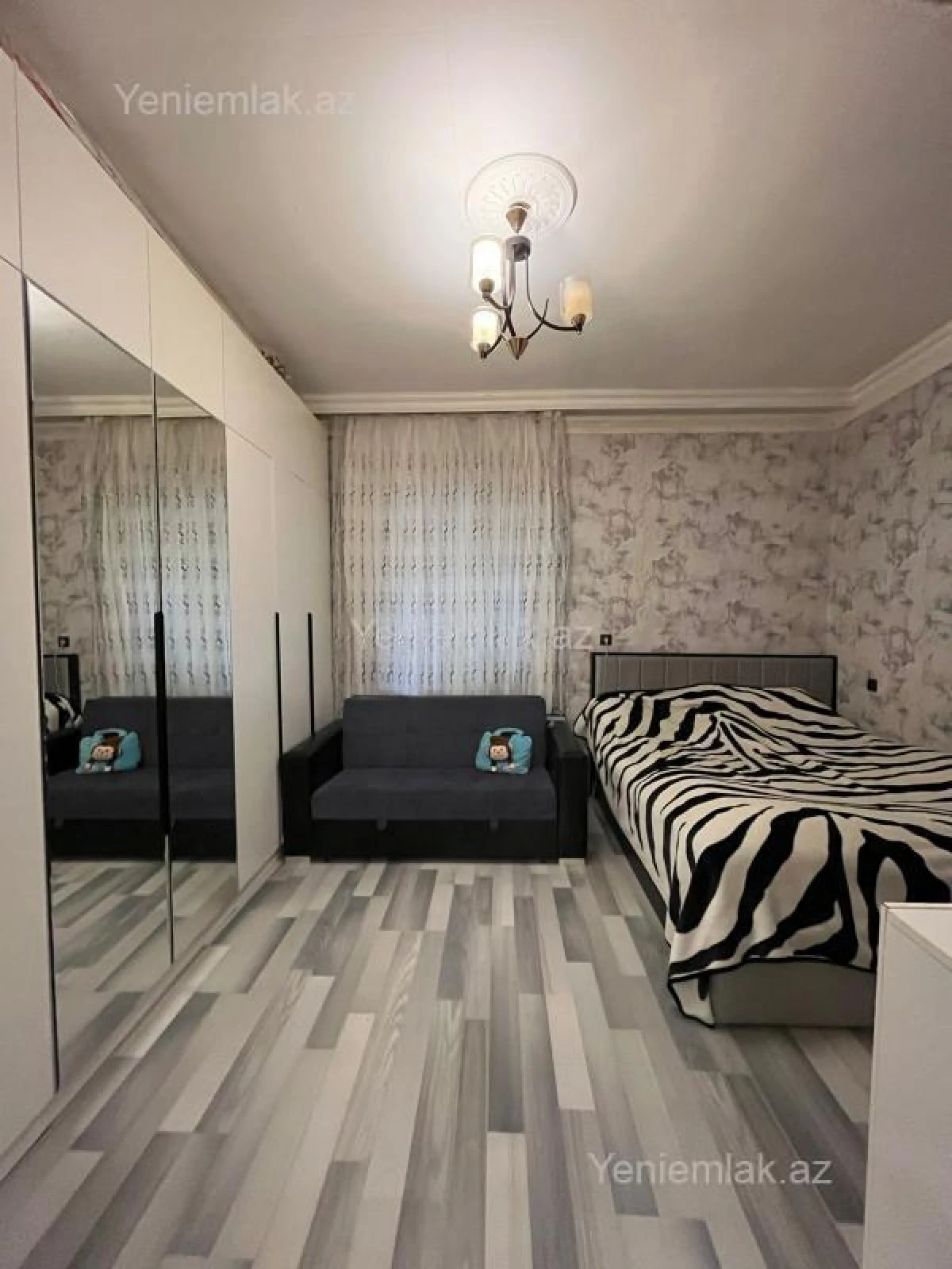Satılır 4 otaqlı həyət evi 100 m²