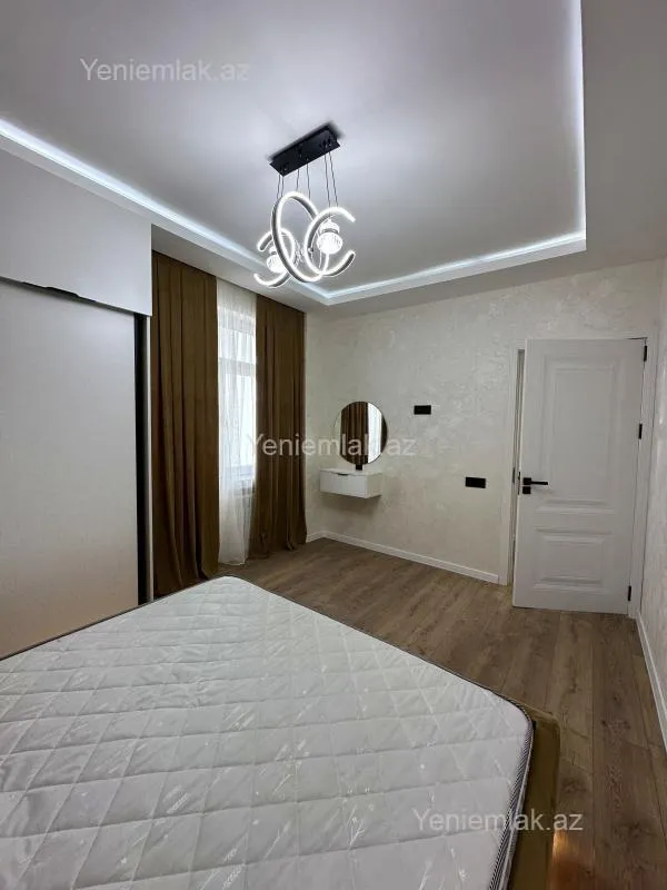 Satılır 2 otaqlı köhnə tikili 65 m²