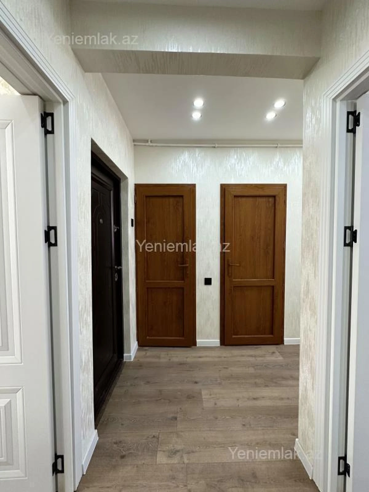 Satılır 2 otaqlı köhnə tikili 65 m²