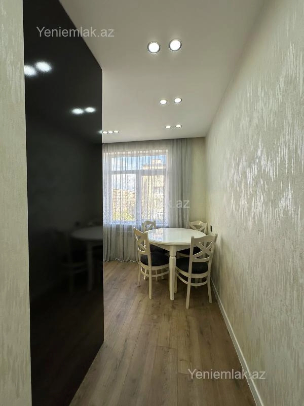 Satılır 2 otaqlı köhnə tikili 65 m²
